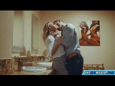 ❤️ Meta blonda busty seduces f'kamra tal-banju pubbliku ❤️❌ Sluts lilna mt.allo-sex.ru